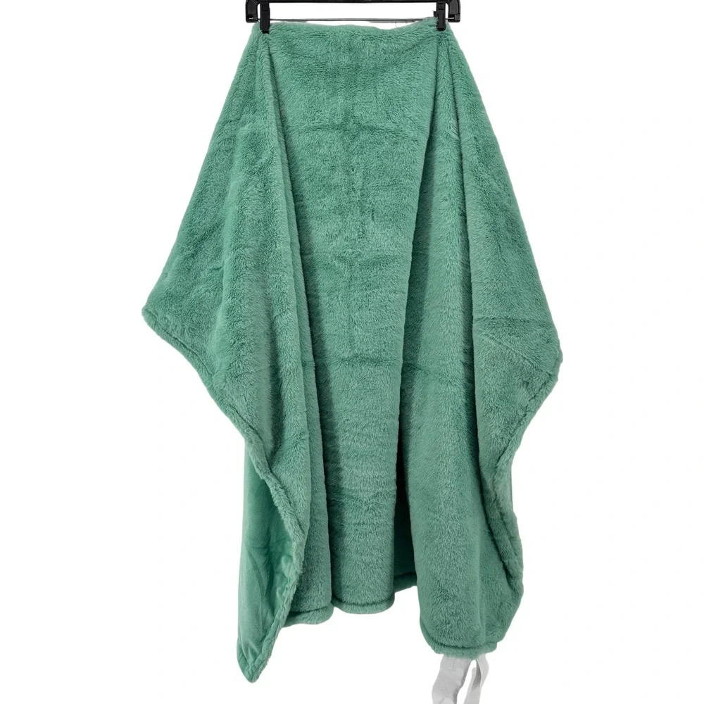Marvel Pillowfort Hulk Wearable Throw Blanket Kids Green Faux Fur Hooded 40x50
